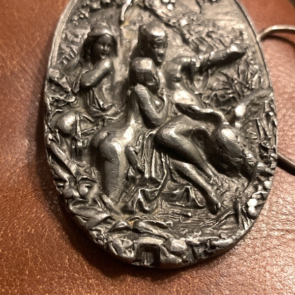 HUGE BOLD EDWARDIAN CAST METAL BELT BUCKLE LEDA AND THE SWAN MYTHOLOGICAL - Picture 5 of 12